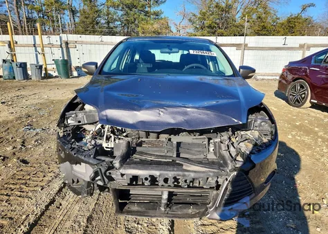 2014 Ford Focus Se z USA, uszkodzony, nr VIN 1FADP3K25EL360406